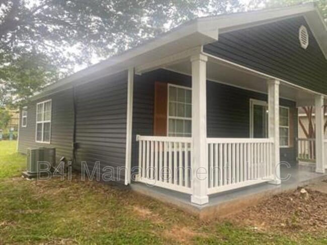 Building Photo - 141 Garfield St