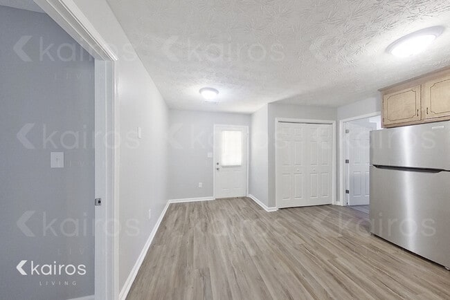 Building Photo - 151 Beaver Pointe Dr
