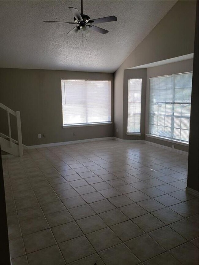 Foto del edificio - Beautiful 4 Bedroom Home in Houston / Nice Backyard