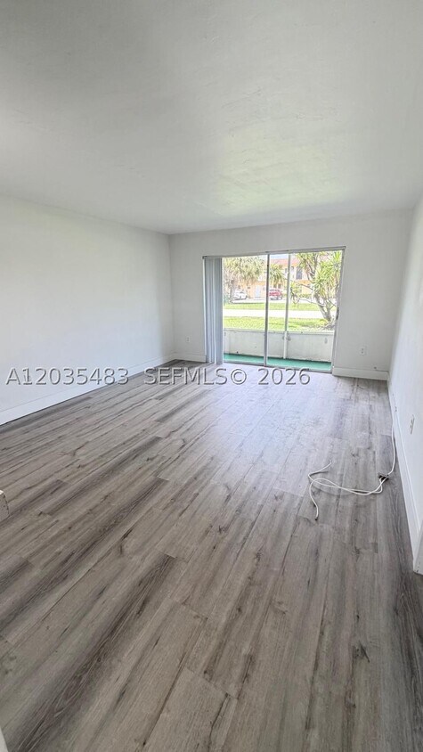 Building Photo - 20200 NE 27th Ct