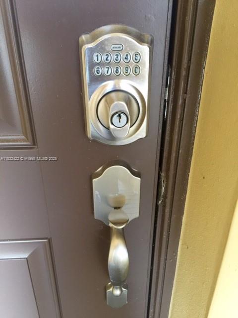 Foto del edificio - 8449 Blue Cove Way