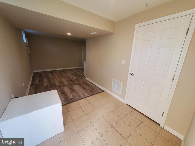 Building Photo - 8105 Pats Pl