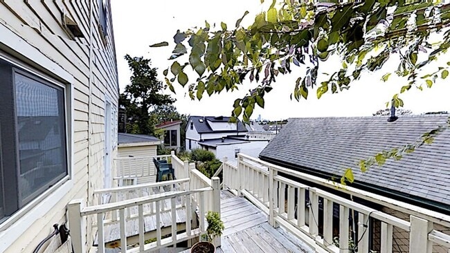 Foto del edificio - Somerville- 2.5 BR Apartment - 9/1/26 - NO FEE
