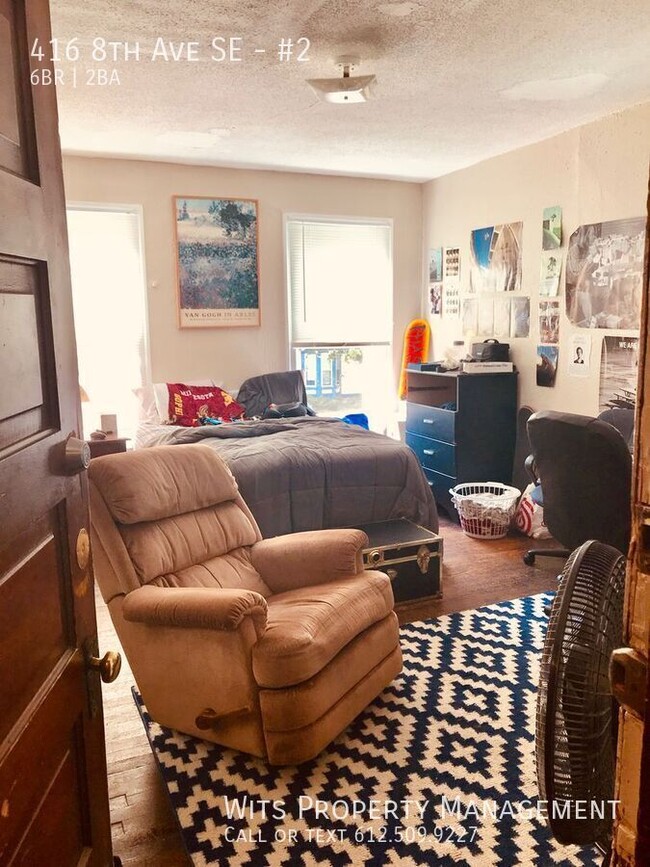 Building Photo - Charming 6-Bedroom Student Home for Rent: ...