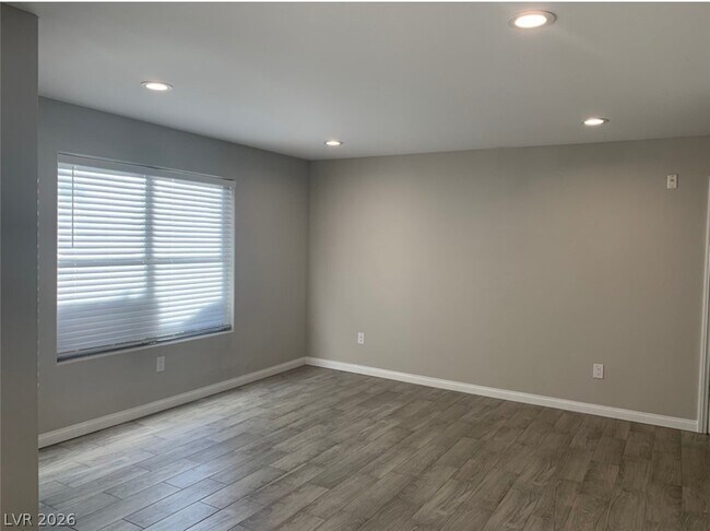 Foto del edificio - 2300 E Silverado Ranch Blvd
