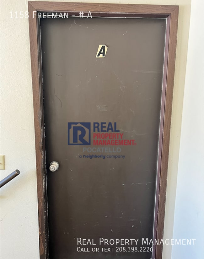 Building Photo - 2 bed 1 bath - 1 car garage - Pet Friendly