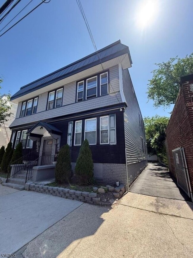 Photo - 754 S 11th St Apartment