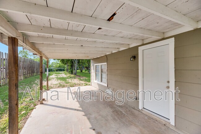 Building Photo - 1475 Westwick Dr