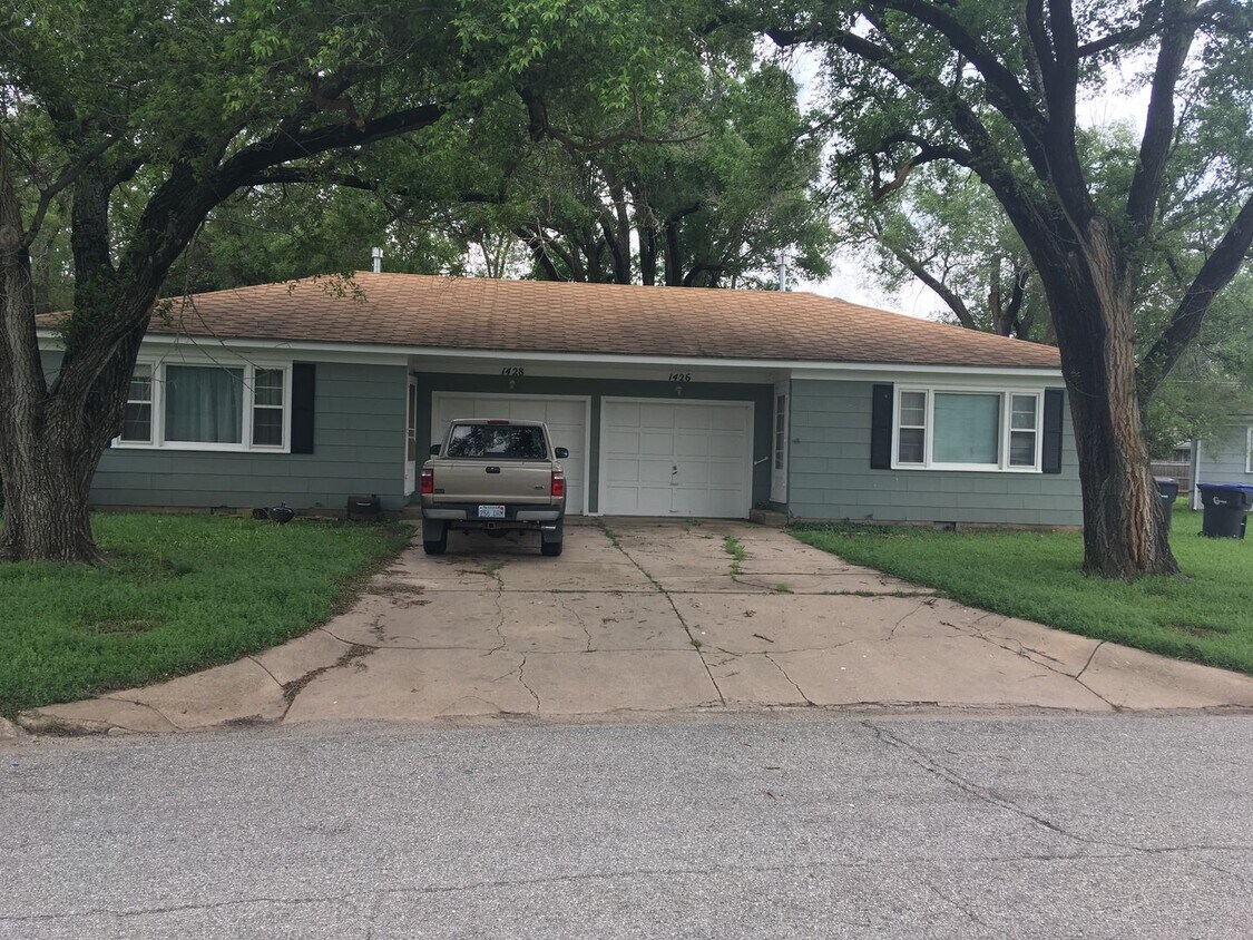 Primary Photo - 1426 Willow Rd