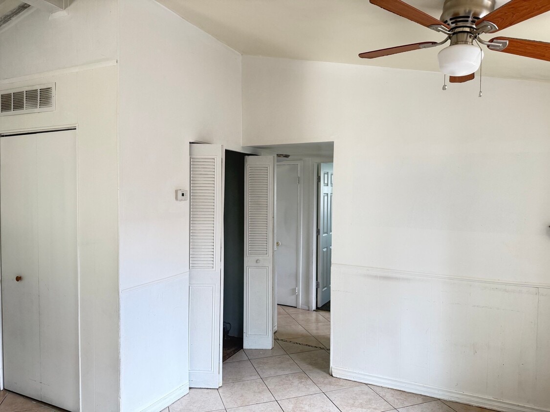 Building Photo - 6757 Syracuse St