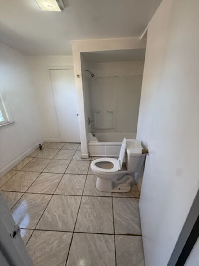 Foto del edificio - 1577 Tyler St