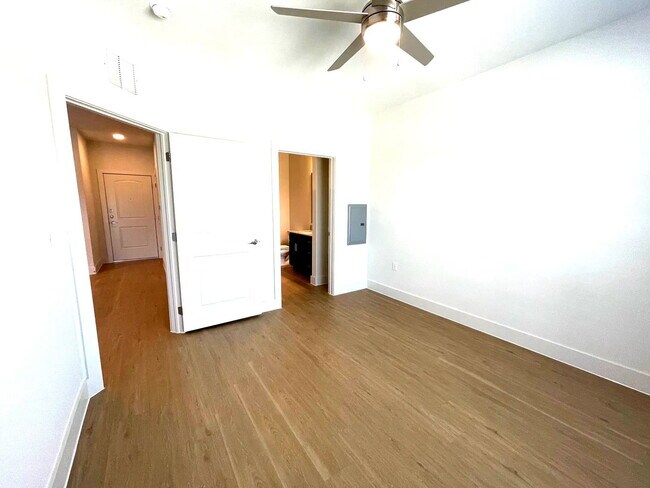 Foto del edificio - 350 Star Ranch Blvd