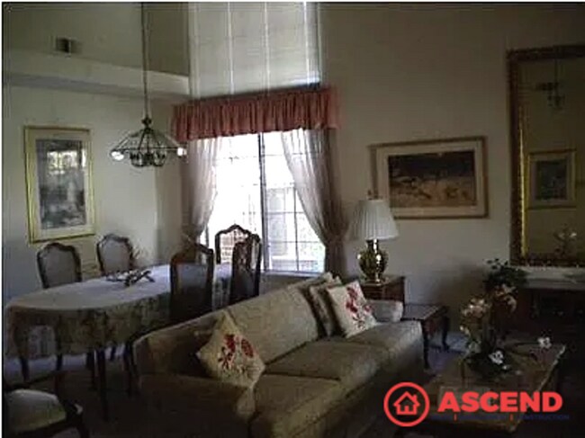 Foto del edificio - Cozy 3BD/2BA Home in Bakersfield's 93308 — Fireplace & Pets Welcome!