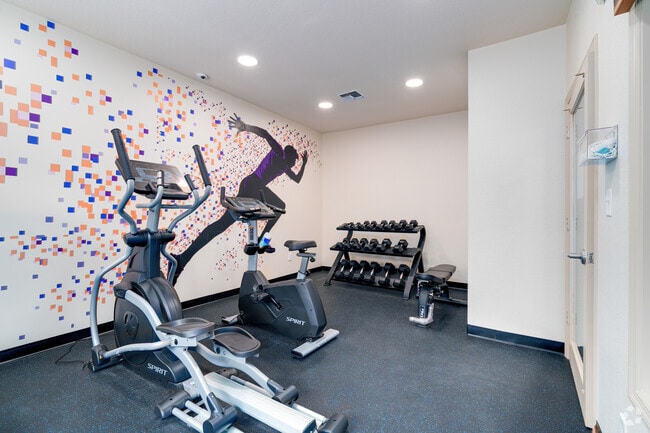 Fitness Center - Dunwoodie Place Apartments