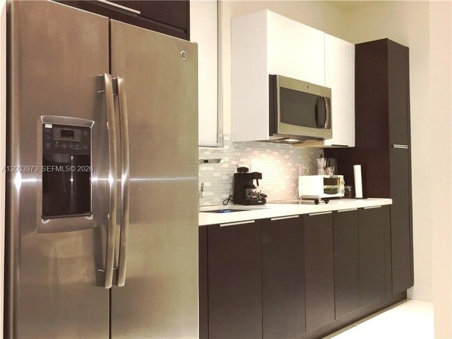 Foto del edificio - 6416 NW 104th Path