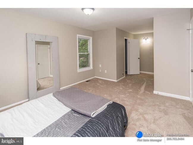 Foto del edificio - 3 br, 1.5 bath House - 28 Oakwood Pl