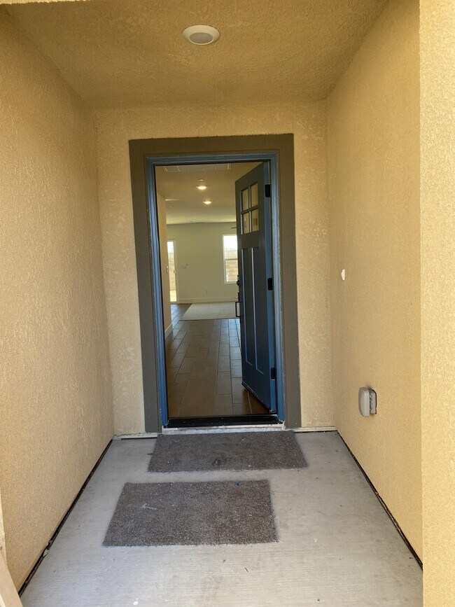 Building Photo - 2112 Redding Way