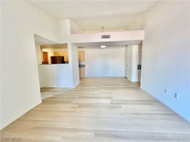 Foto del edificio - 950 Seven Hills Dr