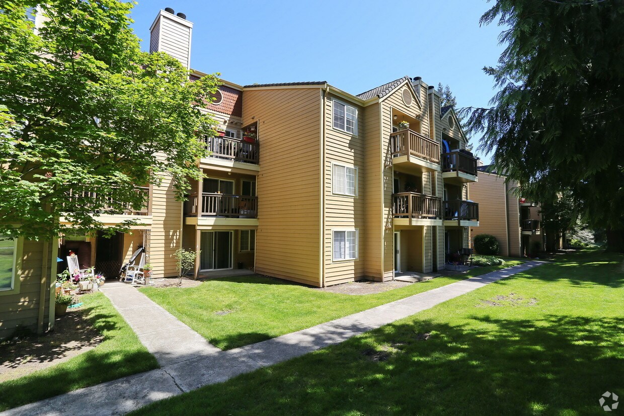 CentrePointe Greens Apartments Everett, WA