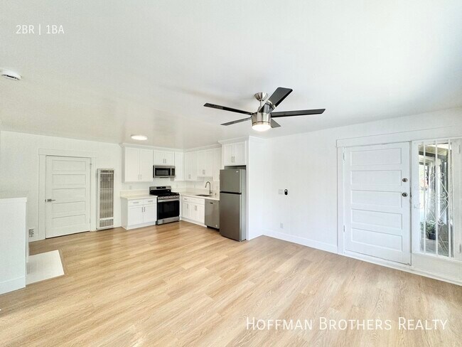 Building Photo - 858 N La Fayette Park Pl