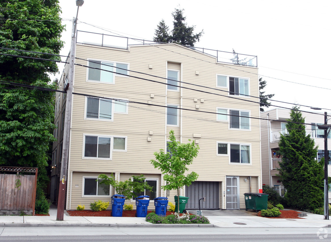 Building Photo - Heritage Square Apartments