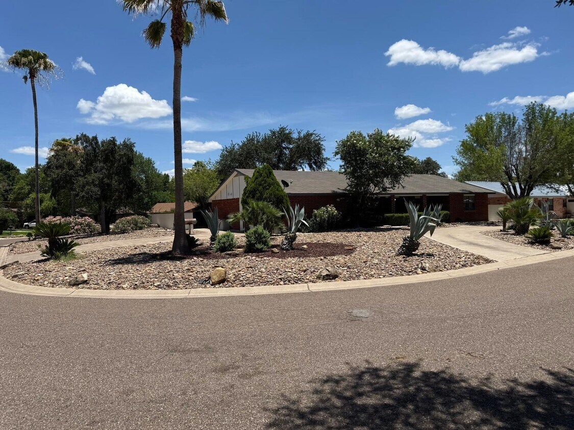 Foto principal - 1105 Hill Place Dr