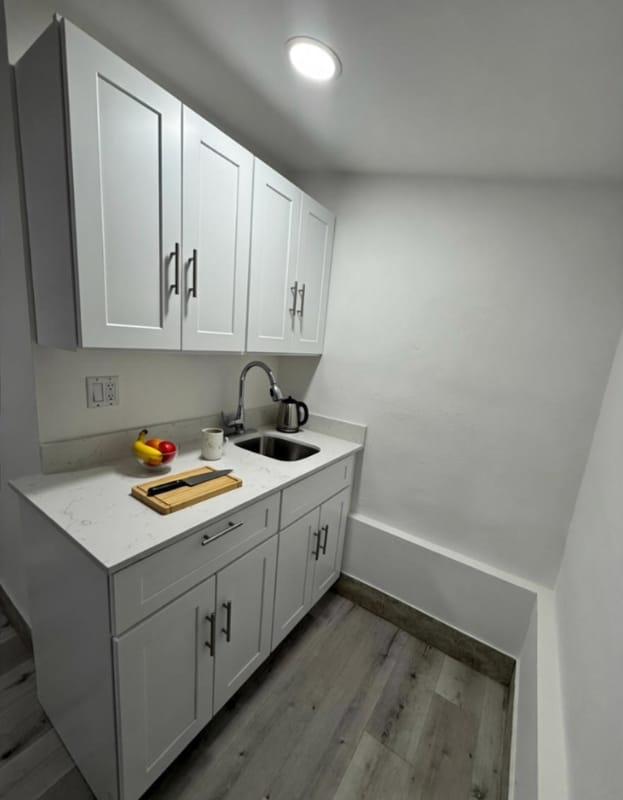 Photo - 1150 W 28th St Apartment