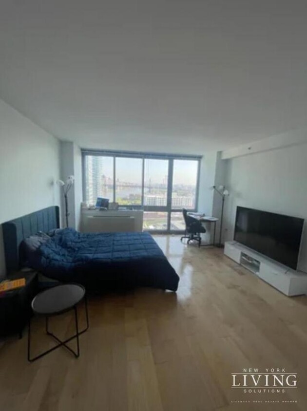 Foto del edificio - 0 bedroom in Long Island City NY 11109