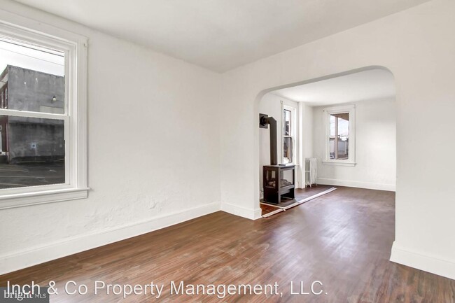 Foto del edificio - 5 br, 1 bath House - 26 N Sherman Street