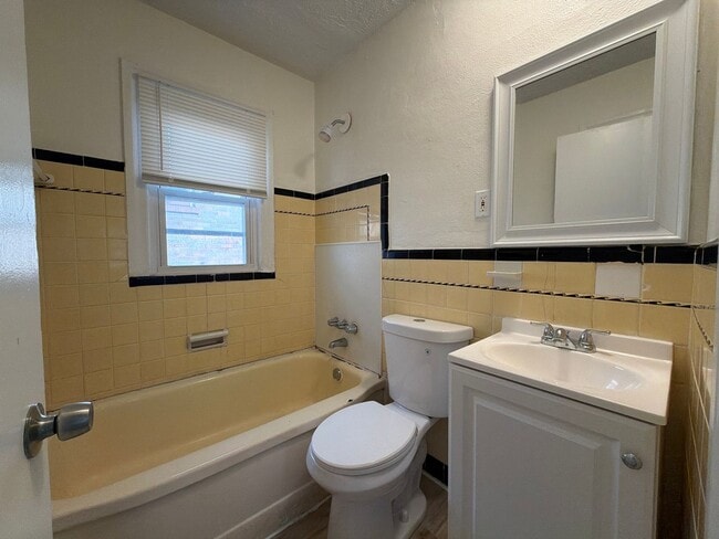 Building Photo - 3004 Capehart Dr