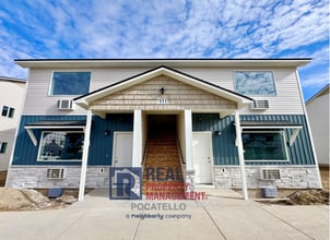 Building Photo - 5405 Park Lawn Dr