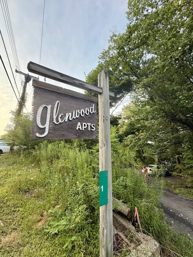 Building Photo - 1 Maplewood Rd