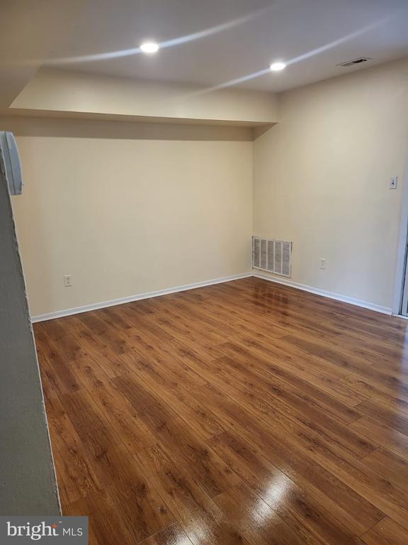 Building Photo - 1045 Pendleton Ct