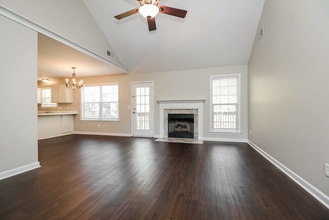 Foto del edificio - 1126 Poplar Hollow Dr