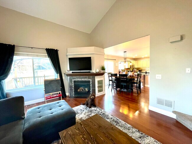 Building Photo - 3815 S Rome Way