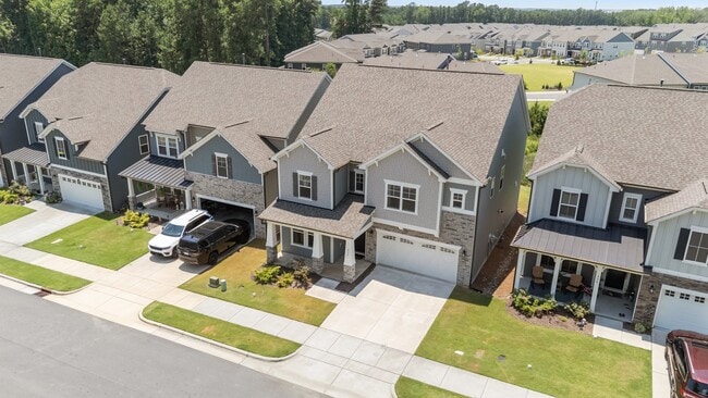 Building Photo - 824 Summit Crest Ct