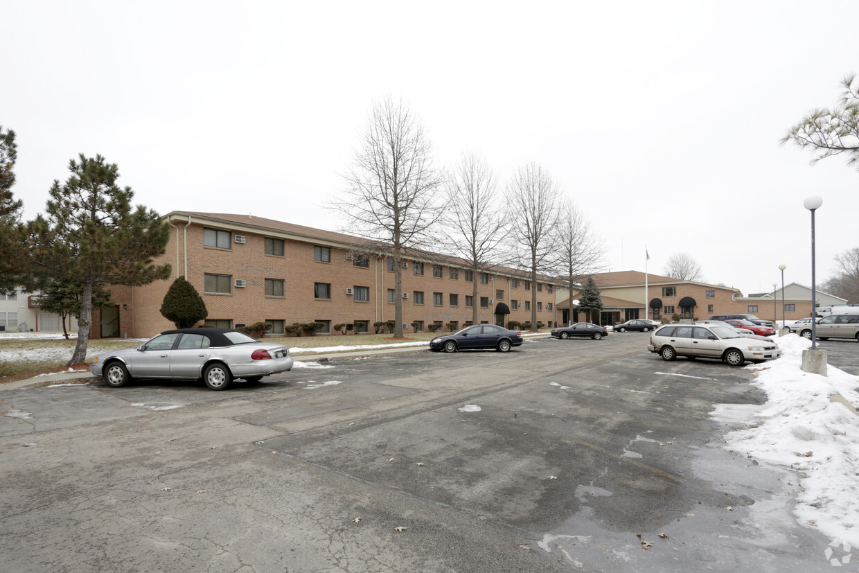 Foto principal - Pine Creek Apartments