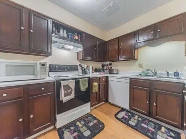 Foto del edificio - 1494 Stoneleigh Way