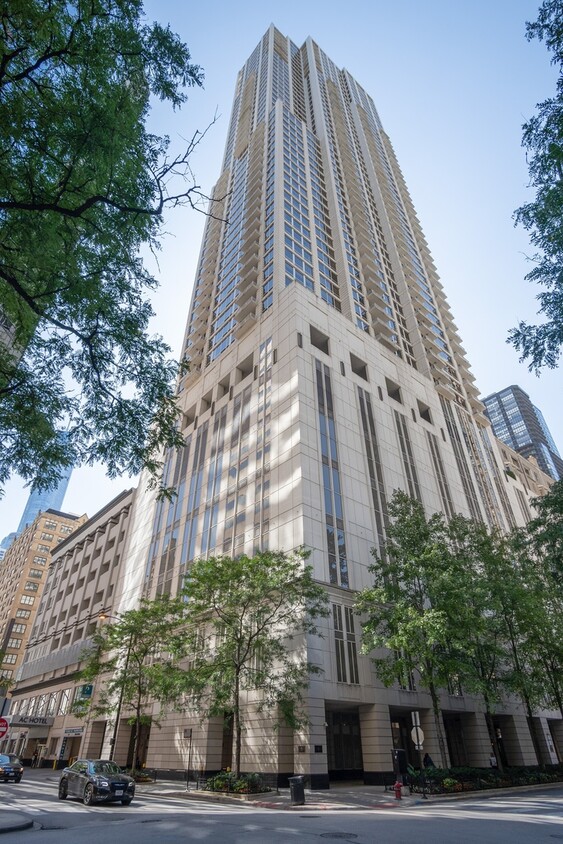 Foto principal - 55 E Erie St
