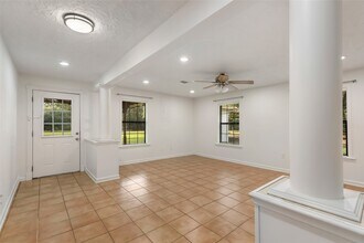 Building Photo - 22595 Pineridge Dr