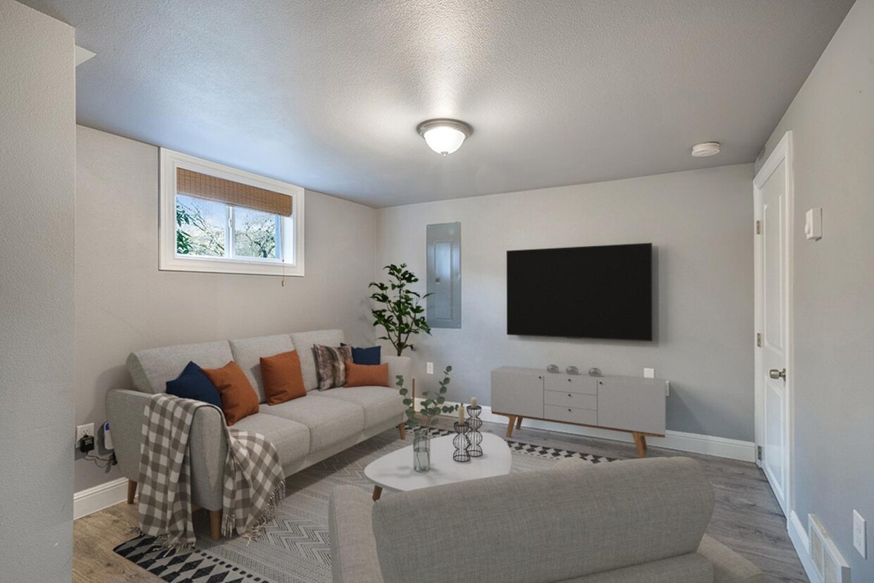 Primary Photo - Chic Alberta apartment near Portland Farme...