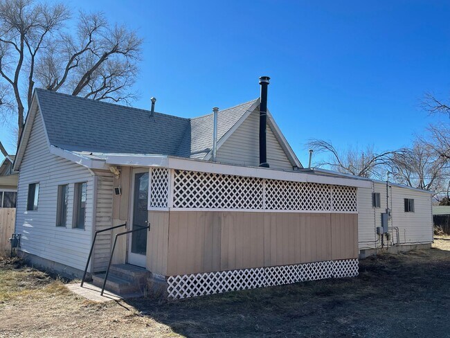 Building Photo - For the gardening enthusiasts, 3-bedroom, ...