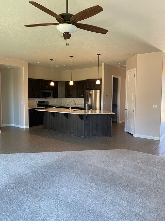 Foto del edificio - 4 Bedroom 2 Bathroom Home in Little Valley!
