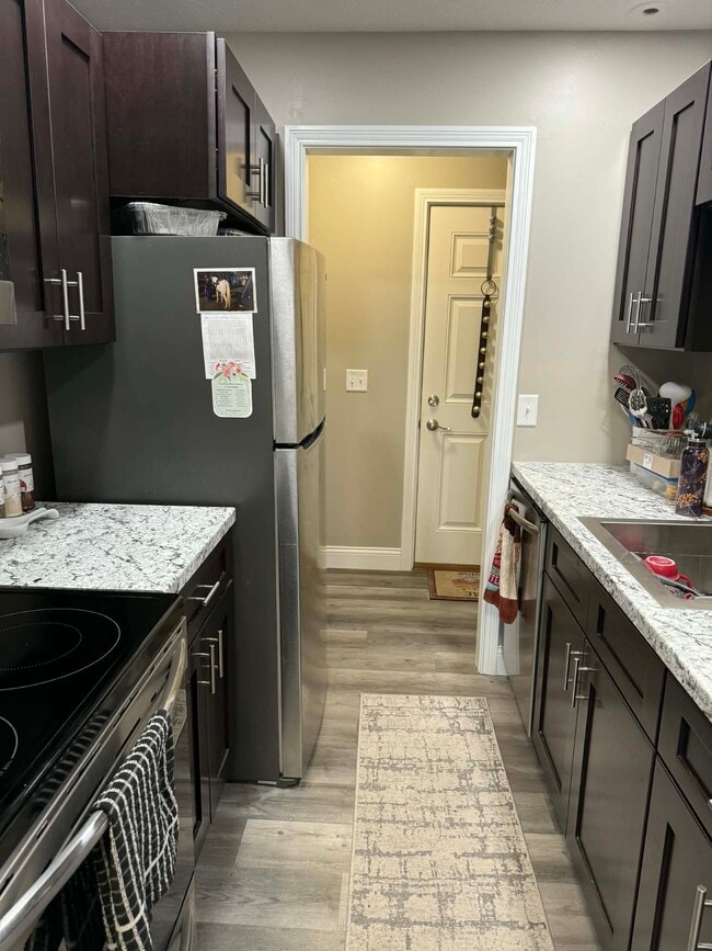 Foto del edificio - 110 W Front St