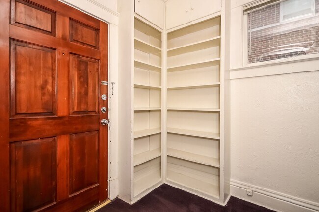 Foto del edificio - 1344 Wilmot Ct