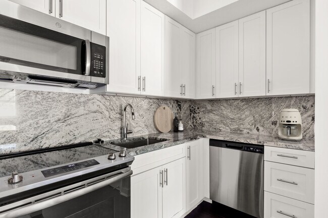 Crea comidas y recuerdos en tu cocina moderna. - Oceanside Lantana