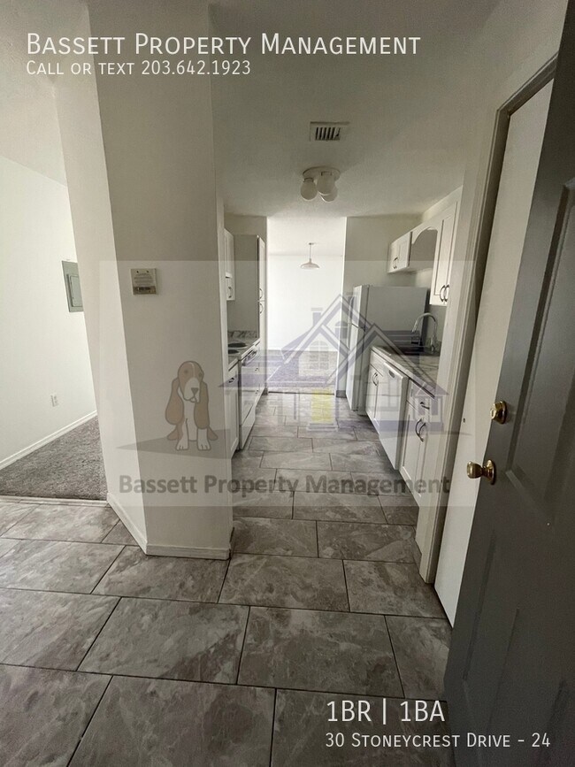 Foto del edificio - 30 Stoneycrest Dr