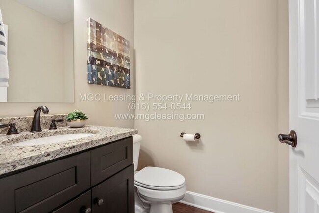 Building Photo - 2 Bedroom at Beautiful Serrano Townhomes in Kansas City - North of the River!