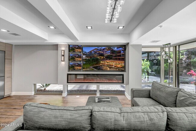 Building Photo - 7141 E Rancho Vista Drive Unit 1012