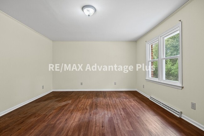 Foto del edificio - 3-Bedroom Home in Private Setting Minutes ...